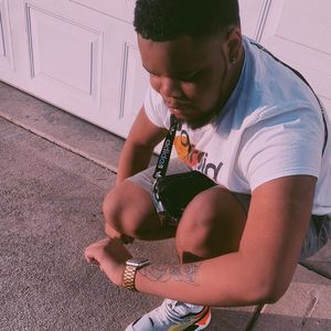 Meet your Posher, Devin